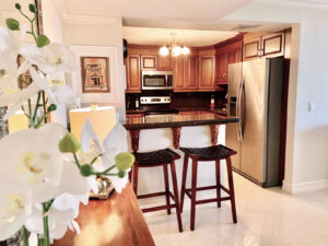 Entrance Kitchen 300x225