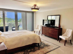 Master Bedroom 2 300x225